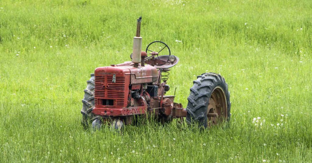 Best Tractor Paints 2021: Stop and Read Before Buying