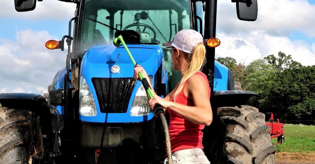 How to Clean a Tractor Before Painting