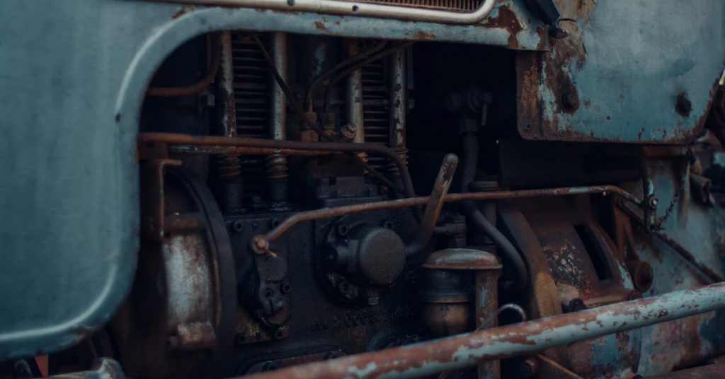 How to Paint a Tractor Engine? X Things you Need to Know