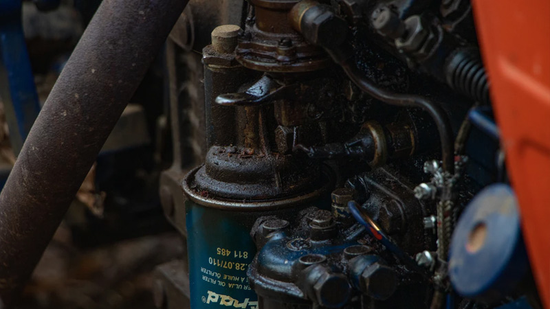 How to Paint a Tractor Engine? X Things you Need to Know 
