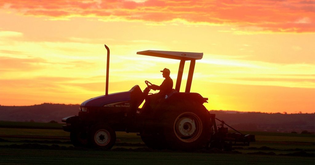 Which Country Has the Most Tractors per Capita