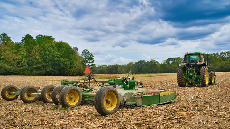 Who Makes John Deere Branded Engines? 
