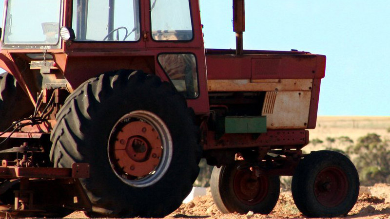 Why Do Tractors Have Smaller Front Wheels And Large Rear Wheels?