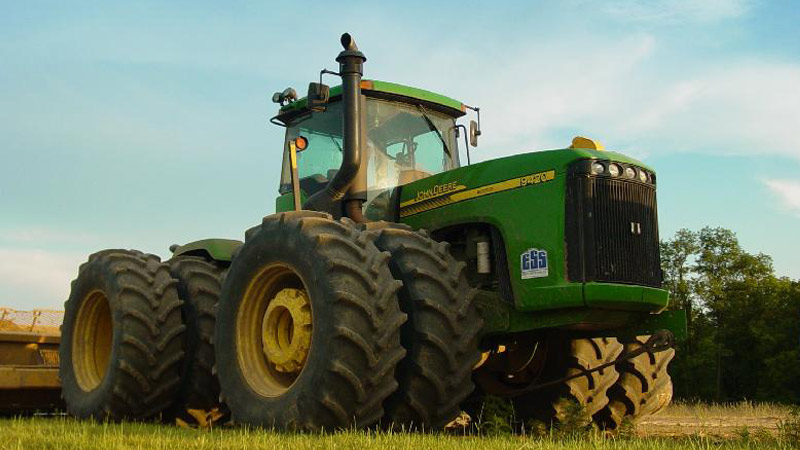 Why Do Tractors Have Smaller Front Wheels And Large Rear Wheels?