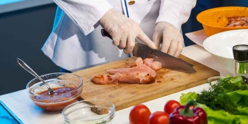 Best Knife To Cut Chicken Breast